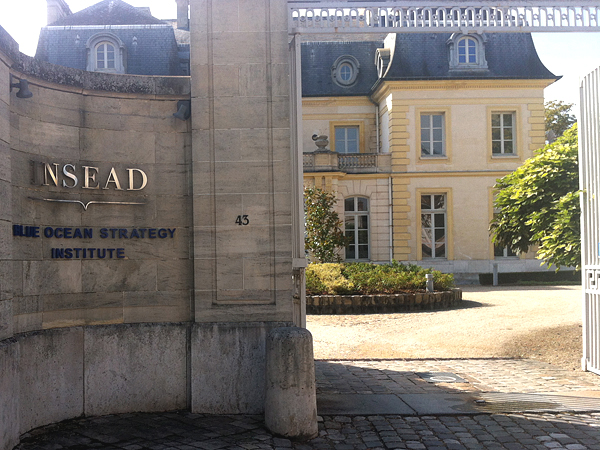 Entrance to Le Cercle, 43 Rue Royale, Fontainebleau